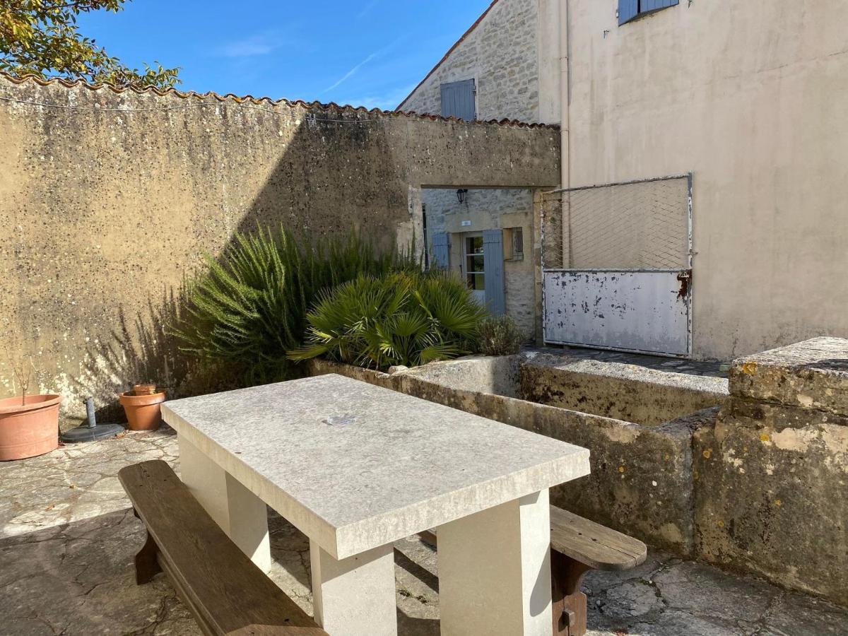 Domaine De La Laigne - Spa Asnieres-la-Giraud ภายนอก รูปภาพ